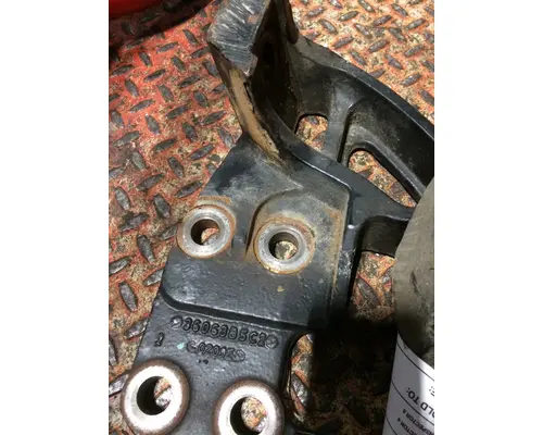 CUMMINS  Engine Mounts