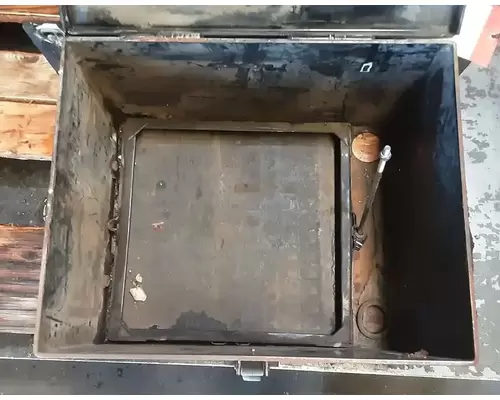 Capacity of Texas TJ5000 Battery BoxTray