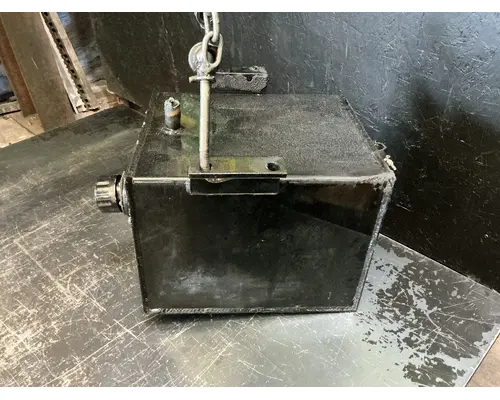 Capacity of Texas TJ5000 Hydraulic Tank