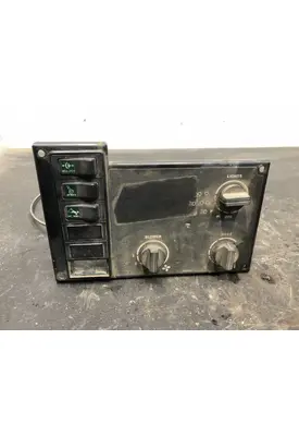 Case 621B Equip Dash Panel