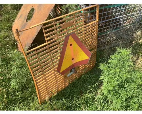 Case 621B Equip Grille