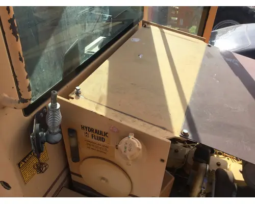 Case 621B Equip Hydraulic TankReservoir