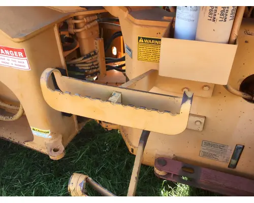 Case 621B Equip Step