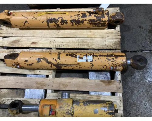 Case 680E Equip Hydraulic Cylinder