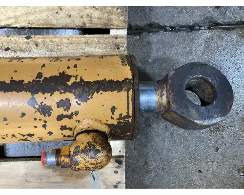 Case 680E Equip Hydraulic Cylinder