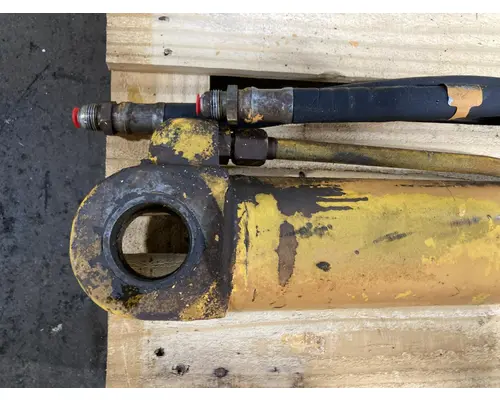 Case 680E Equip Hydraulic Cylinder