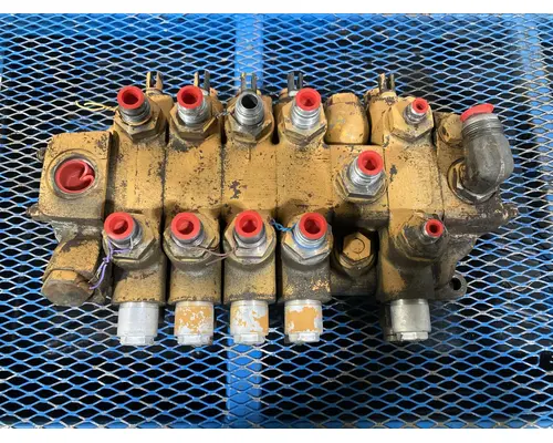 Case 680E Equip Hydraulic Valve