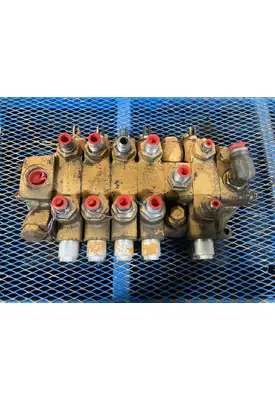 Case 680E Equip Hydraulic Valve