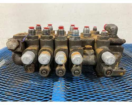 Case 680E Equip Hydraulic Valve