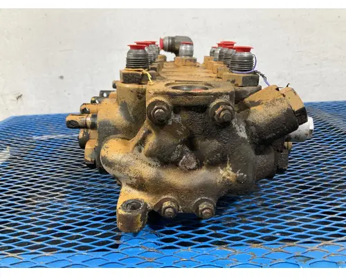 Case 680E Equip Hydraulic Valve
