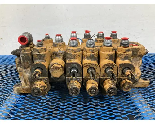 Case 680E Equip Hydraulic Valve