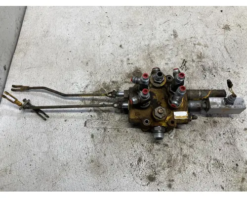 Case 680E Equip Hydraulic Valve
