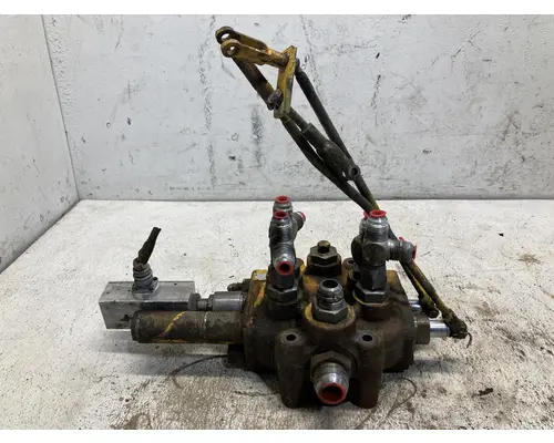 Case 680E Equip Hydraulic Valve