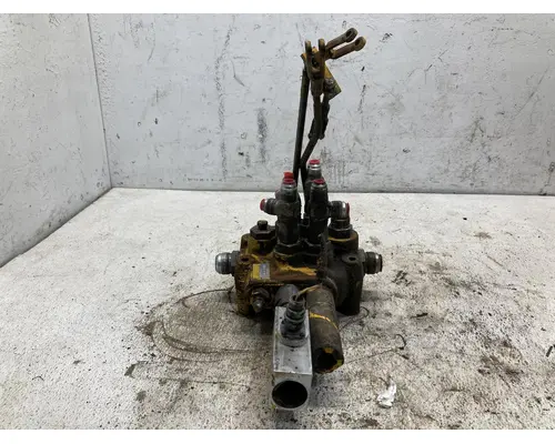 Case 680E Equip Hydraulic Valve