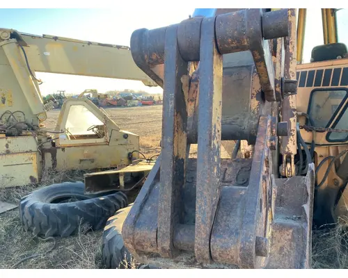 Case 680E Equip Linkage