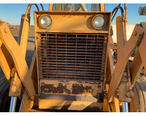 Case 680E Equip Radiator Support