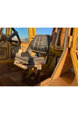 Case 680E Equip Seat