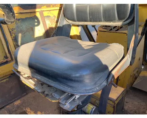 Case 680E Equip Seat