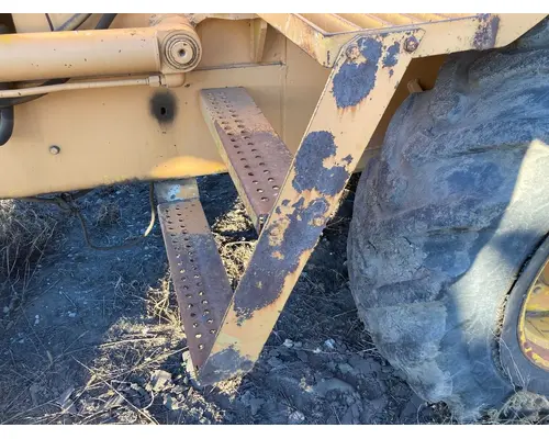 Case 680E Equip Step