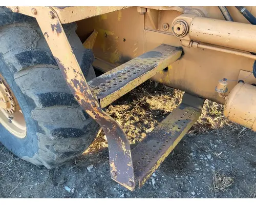 Case 680E Equip Step