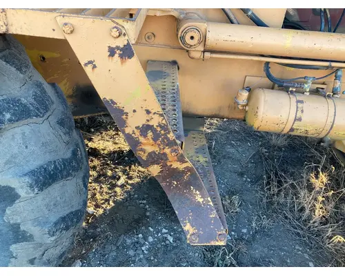 Case 680E Equip Step