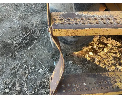 Case 680E Equip Step