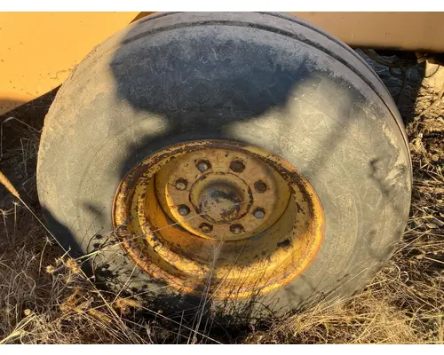 Case 680E Equip Tire and Rim