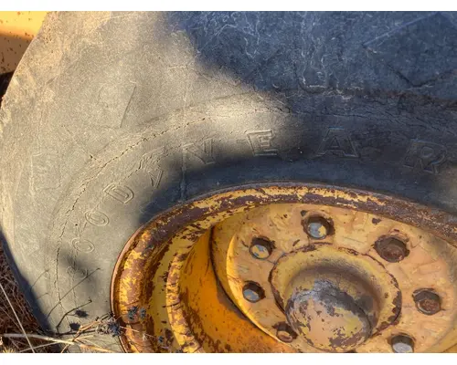 Case 680E Equip Tire and Rim