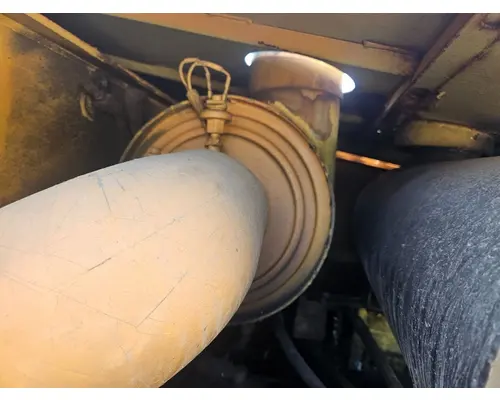 Case 721 Equip Air Cleaner