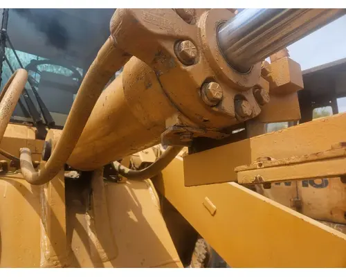 Case 721 Equip Hydraulic Cylinder