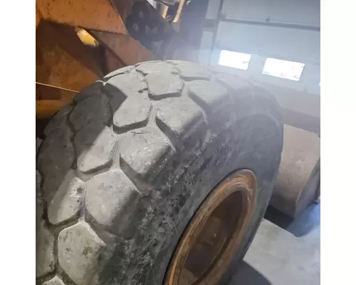 Case 821C Equip Tire and Rim