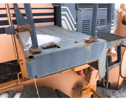 Case 921C Equip Fender