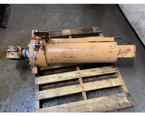 Case 921C Equip Hydraulic Cylinder