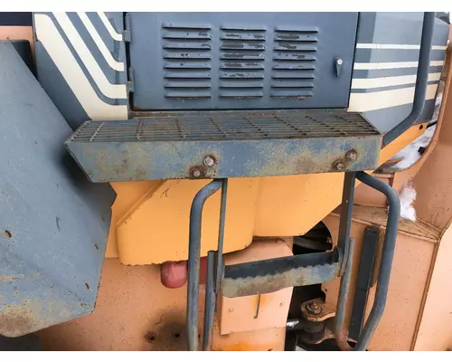 Case 921C Equip Step