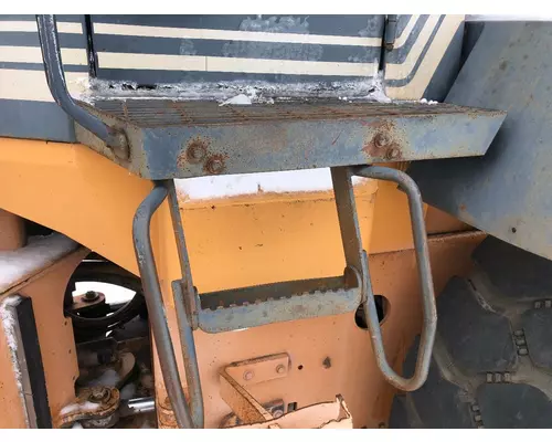 Case 921C Equip Step