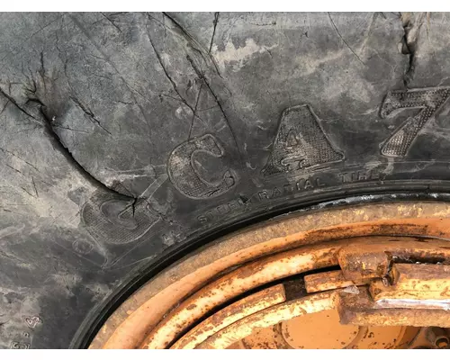 Case 921C Equip Tire and Rim