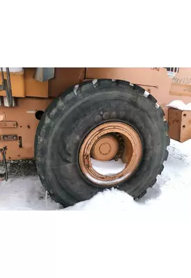 Case 921C Equip Tire and Rim