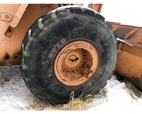 Case 921C Equip Tire and Rim