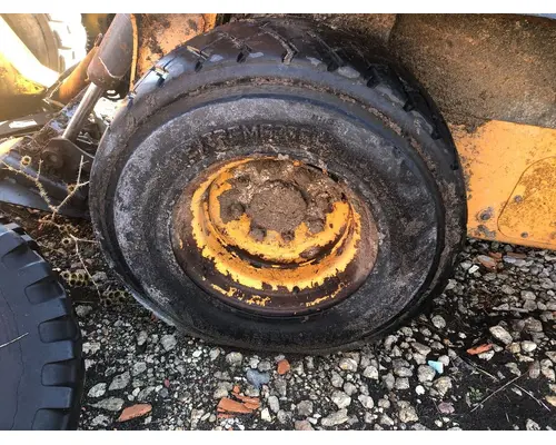 Case SV300 Equip Tire and Rim