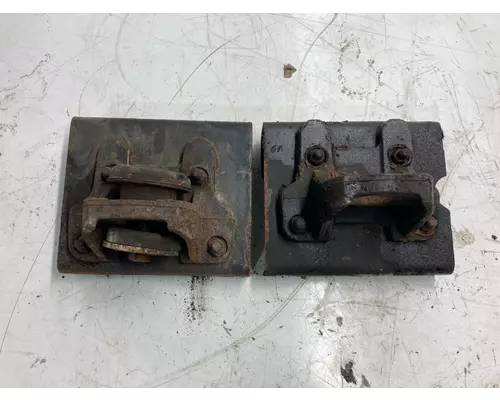 Engine Mounts CAT 3126 Vander Haags Inc Col