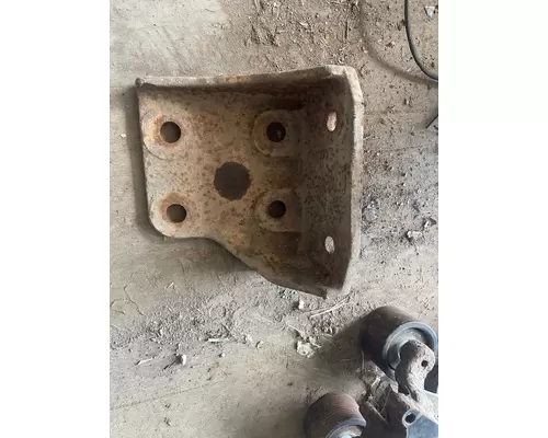 Engine Mounts CAT 3176 Truck Salvage International Inc