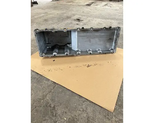 Cat C-13 Oil Pan