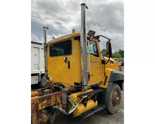 Back Glass CAT CT660 Dutchers Inc   Heavy Truck Div  Ny