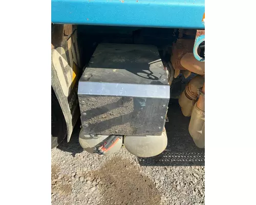 Battery Box CAT CT660 Dutchers Inc   Heavy Truck Div  Ny