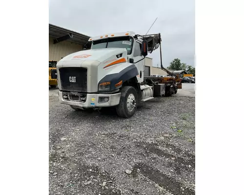 Complete Vehicle CAT CT660 Dutchers Inc   Heavy Truck Div  Ny