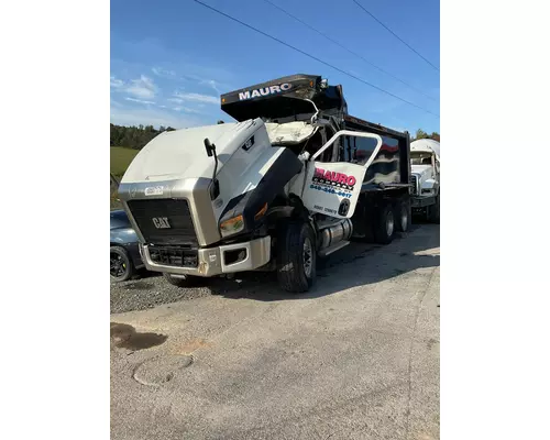 Complete Vehicle CAT CT660 Dutchers Inc   Heavy Truck Div  Ny