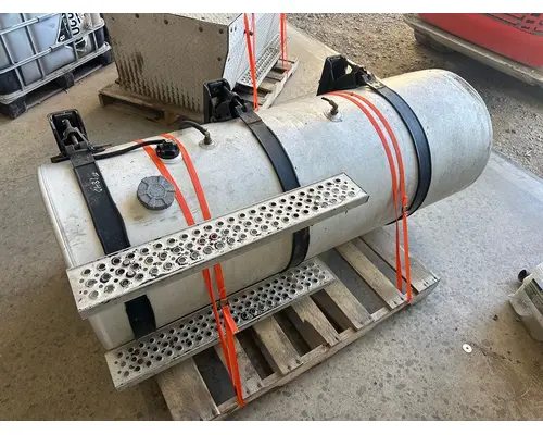 Fuel Tank CAT CT660 Dutchers Inc   Heavy Truck Div  Ny