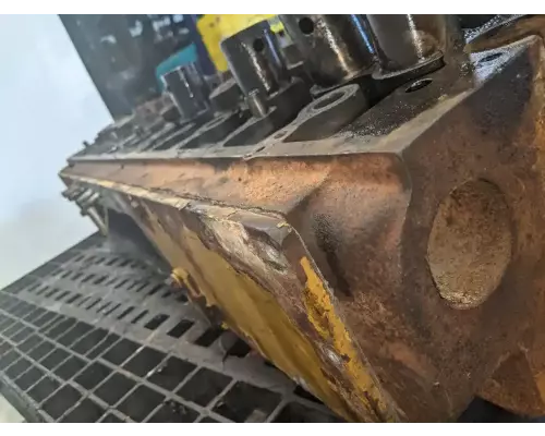 Caterpillar 1693 Cylinder Head