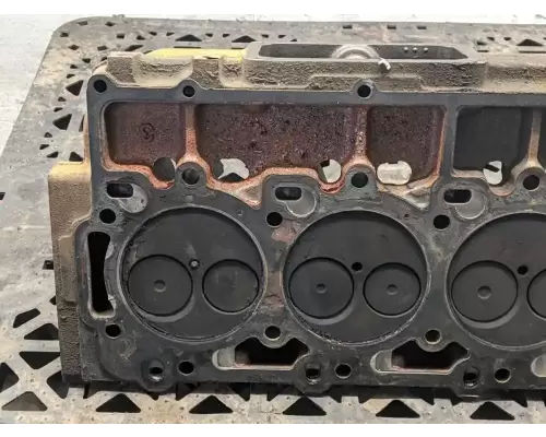 Caterpillar 3208 Cylinder Head