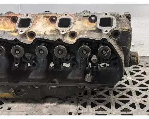 Caterpillar 3208 Cylinder Head